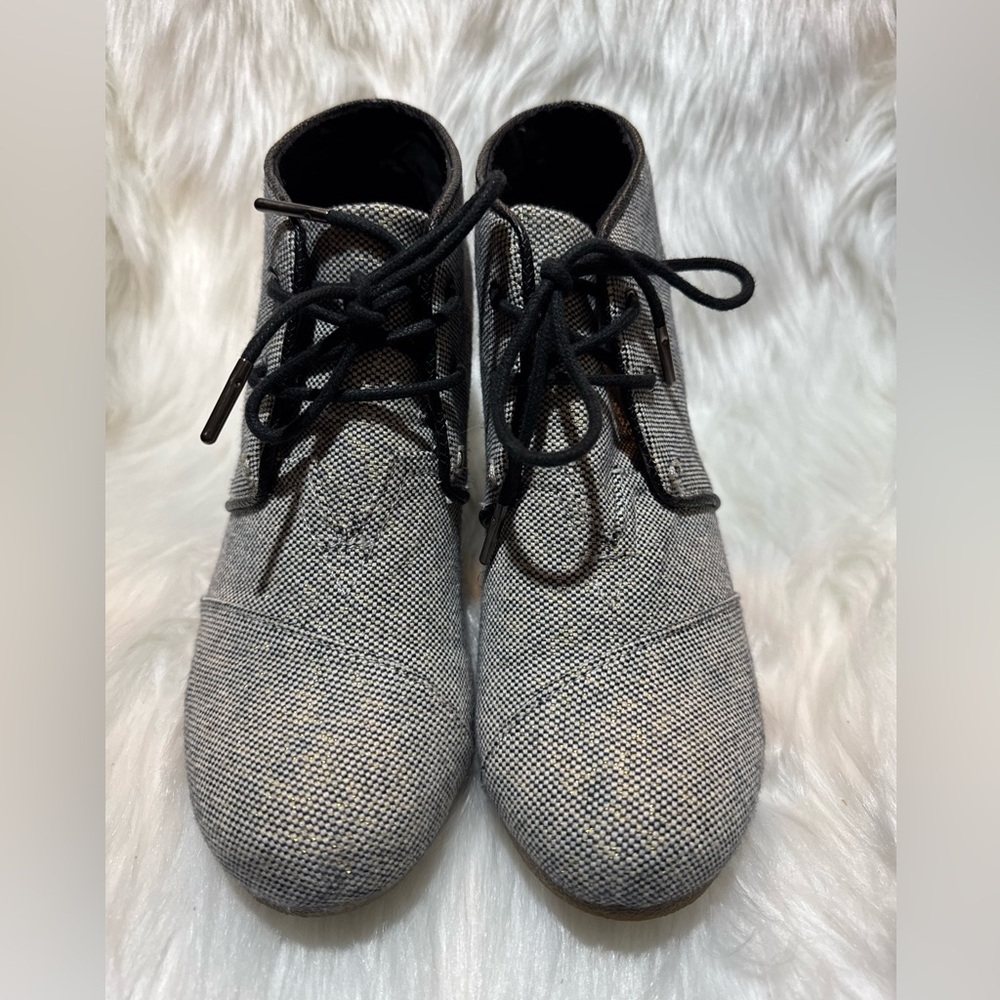 Toms Logo Black White Shimmer Lace Up Wedge Ankle Boots